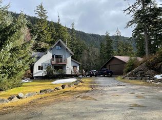 17270 Andreanoff Dr, Juneau, AK 99801