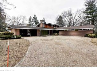 589 Ridge Rd, Middletown, CT 06457