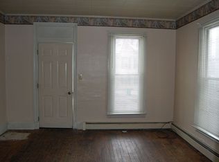 221 W North St, Waynesboro, PA 17268