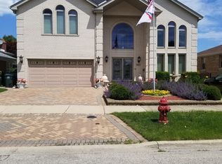7227 N Tripp Ave, Lincolnwood, IL 60712