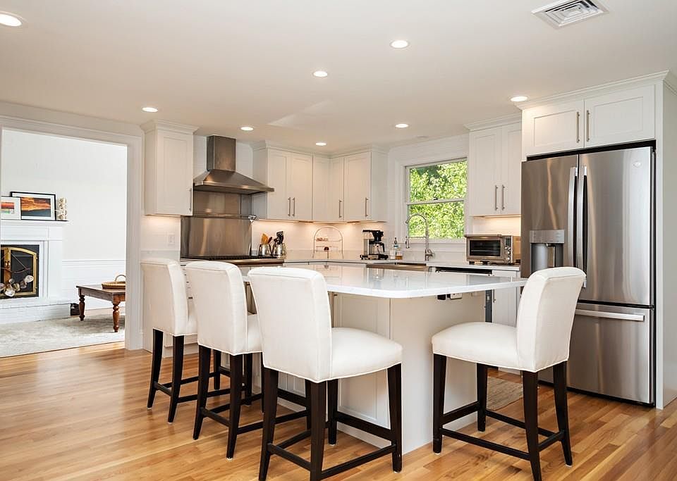 315 West St, Duxbury, MA 02332 Zillow