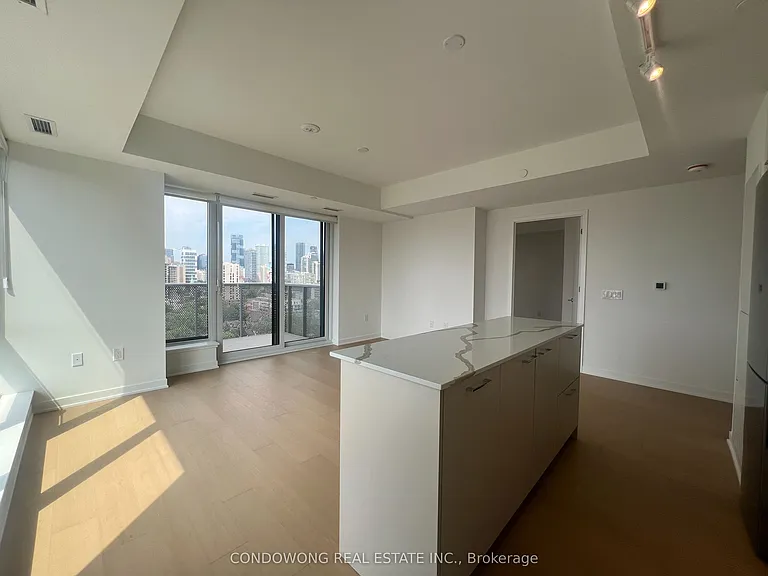 10 Oak St #1504 — Photo 3