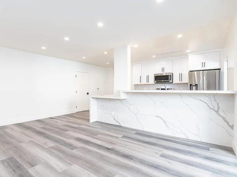 1262 N Sweetzer Ave #105 — Photo 10