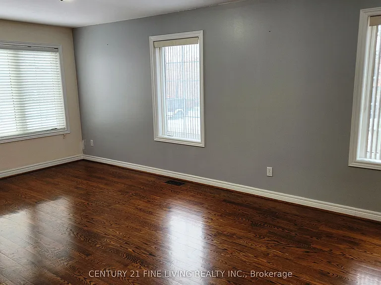 44 Reuben Ave — Photo 6