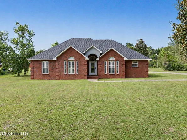 5105 Remington Rd, Moss Point, MS 39562