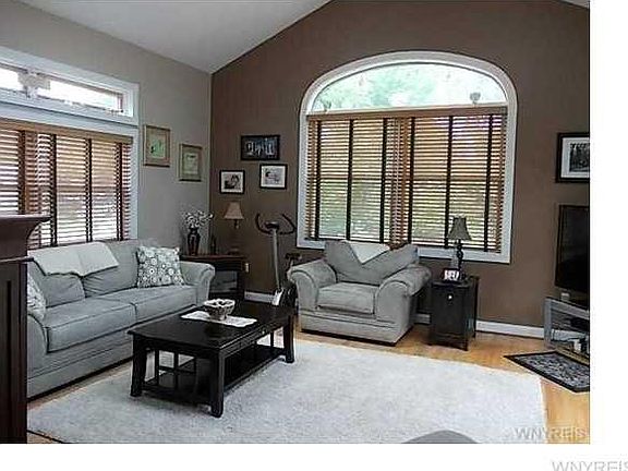 4th image of 4990 Daisy Ln
