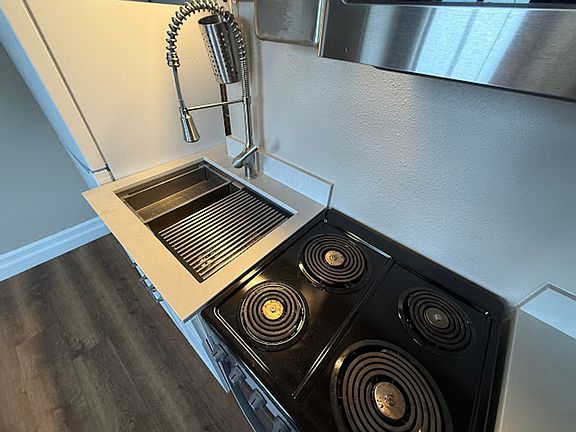 5th image of 275 N Broadway #814