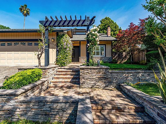 2nd image of 1116 Pinewood Drive