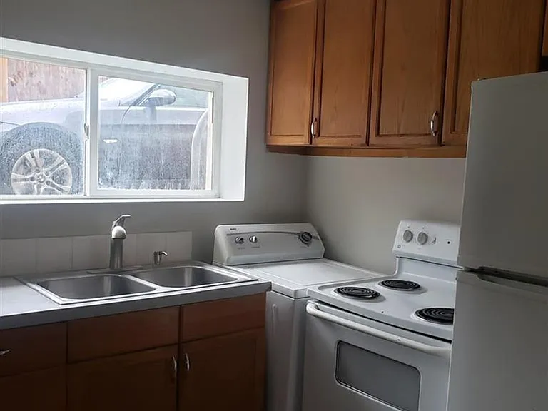 685 Randolph Avenue — Photo 8