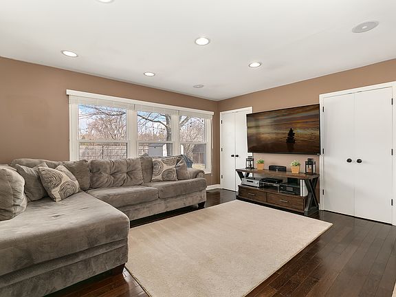 5th image of 1010 Brush Hill Ln