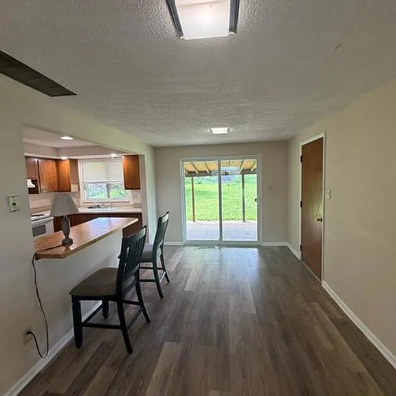 1389 Mapleridge Dr — Photo 5