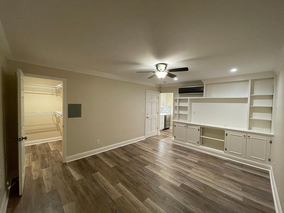 1st image of 704 N Monroe St APT 6