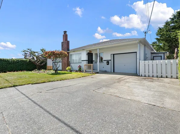 1128 A St, Crescent City, CA 95531