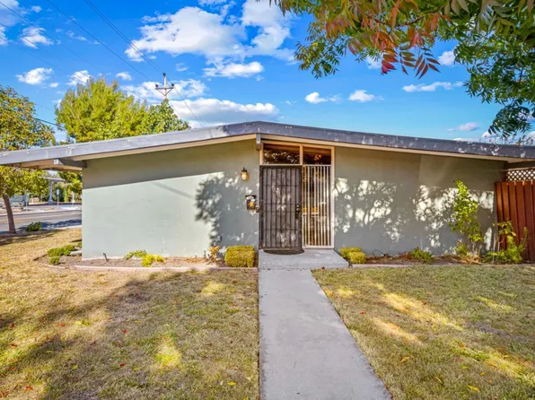 2340 Craig Ct, Mountain View, CA 94043
