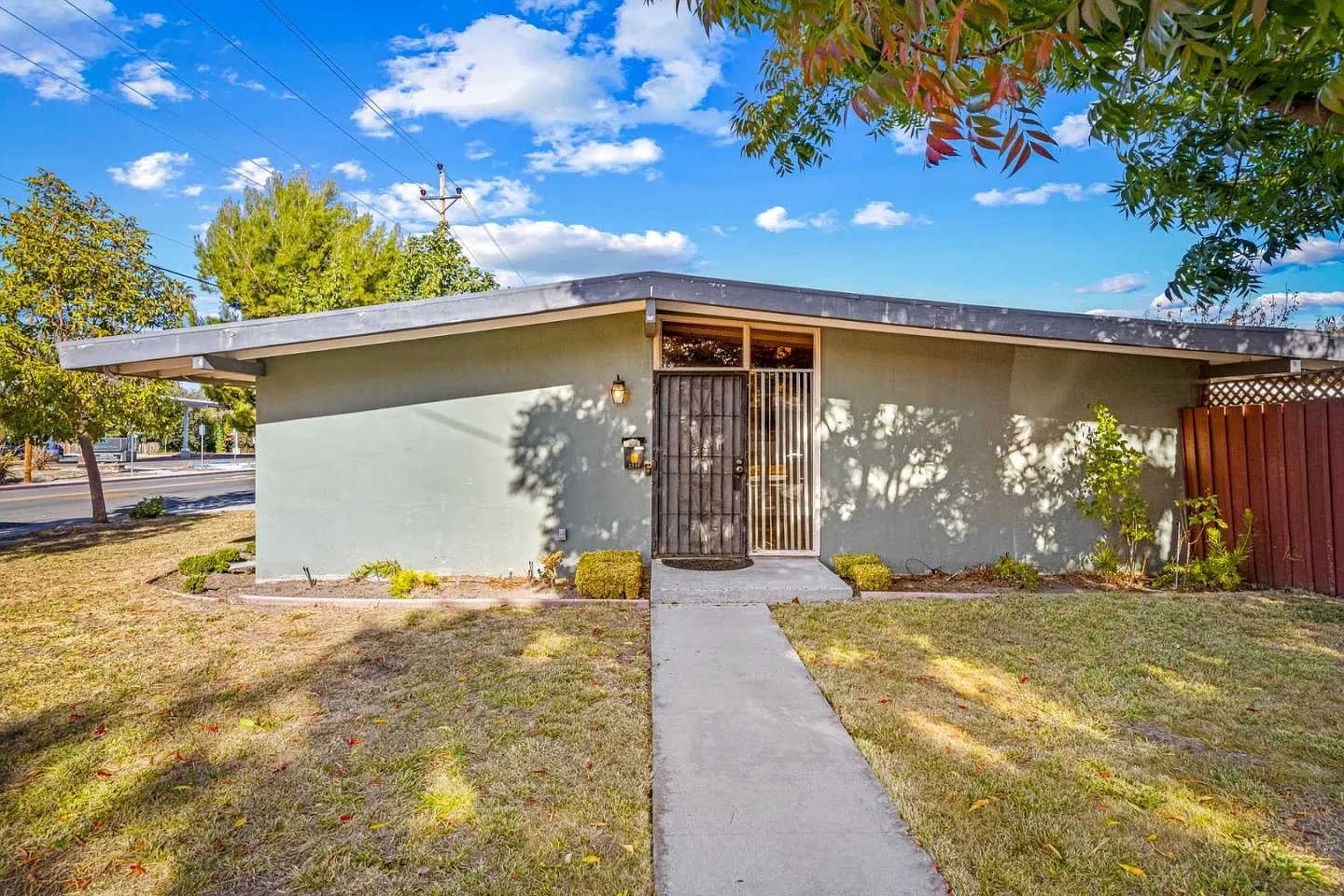2340 Craig Ct photo 1