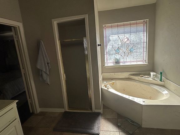 3rd image of 920 Cat Hollow Dr
