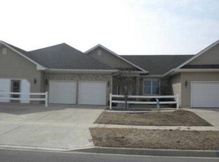 103 Middleton St #B, Genoa, IL 60135