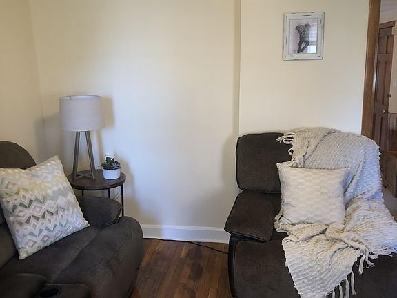 4th image of 22 8th St APT 2