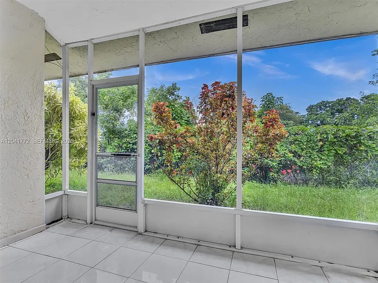 8813 Paradise Ct — Photo 30