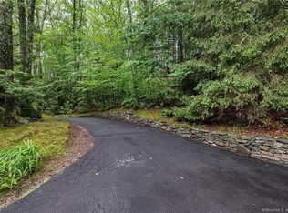 40 Hemlock Ln, Avon, CT 06001