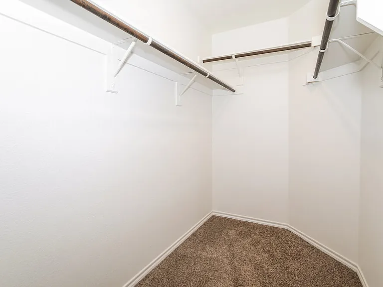 980 Alton Dr — Photo 11