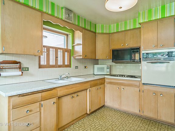 4th image of 1010 N Wilshire Ln