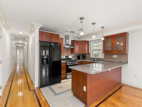 2nd image of 317 11th St APT 2