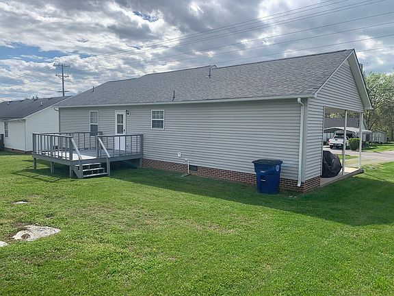 3rd image of 205 Canova Dr
