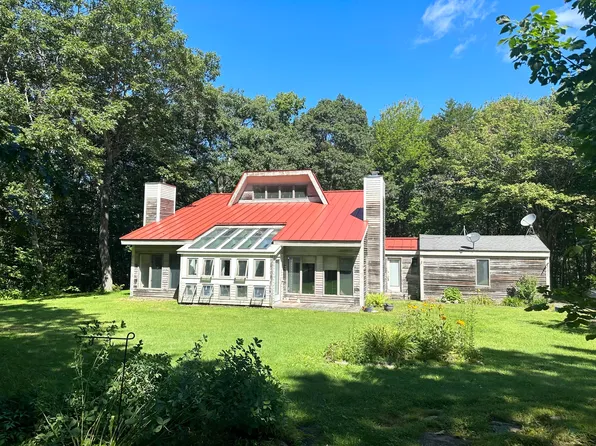 4 Clayton Lane, Rockland, ME 04841