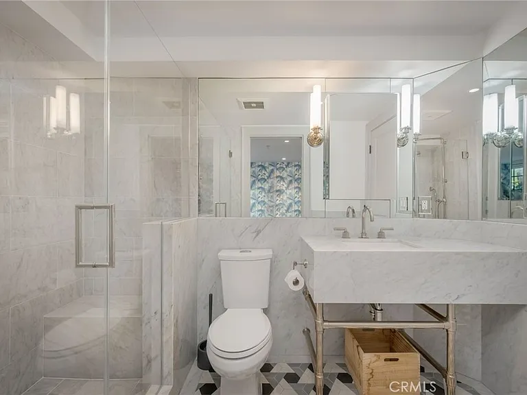 2903 Manhattan Ave — Photo 28