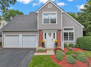 382 Newberry Dr, Elk Grove Village, IL 60007