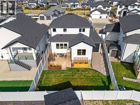 4th image of 518 Hamm Cres