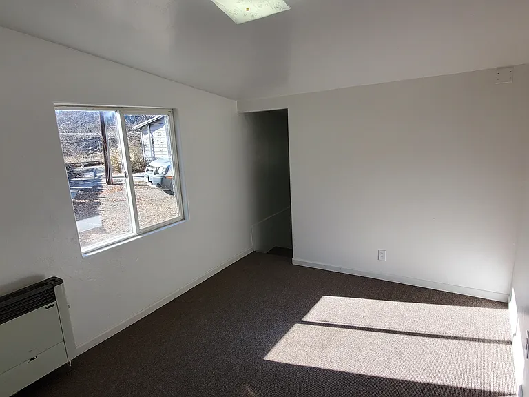 445 4th Ave #2 — Photo 2