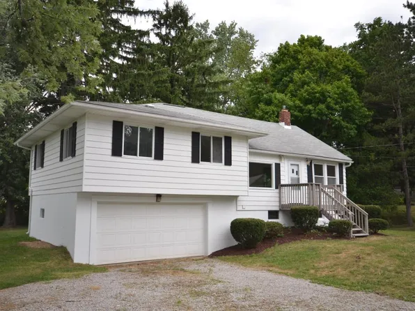 2699 Linwood Rd, Akron, OH 44312