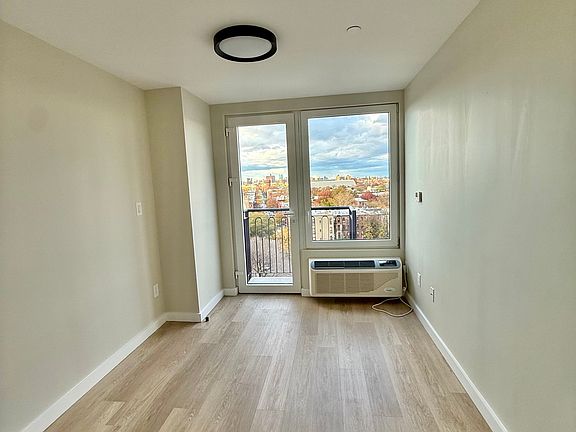 4th image of 1600 Fulton St APT 7A