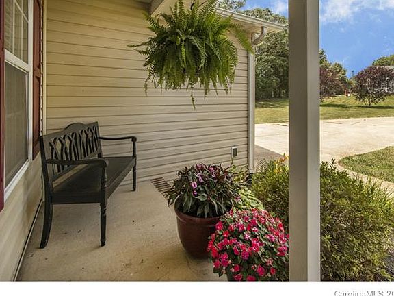 3rd image of 102 Mount Zion Dr