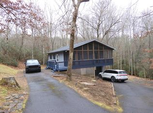 361 Country Bend Rd, Franklin, NC 28734