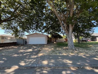 42 Manor Ave, Gustine, CA, 95322
