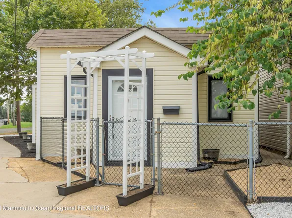 49 Bray Avenue, North Middletown, NJ 07748