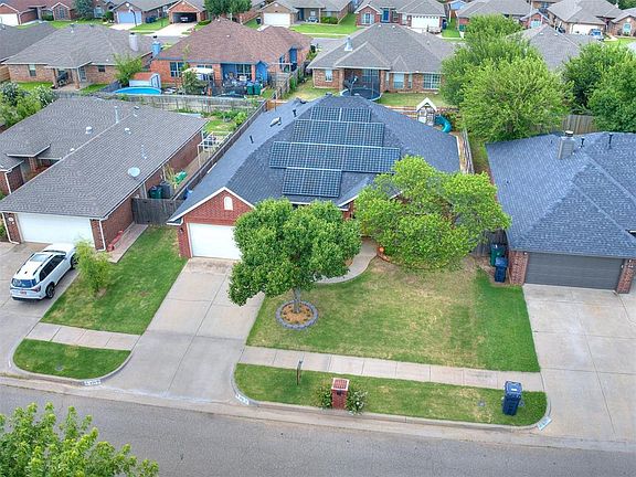 2nd image of 521 SW 156th St