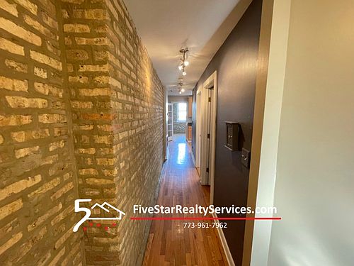 4th image of 4542 N Albany Ave APT 3