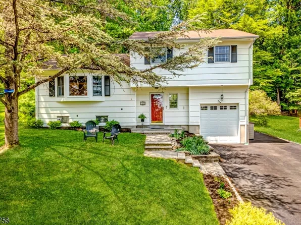 42 Stevens St, Bernardsville Boro, NJ 07924