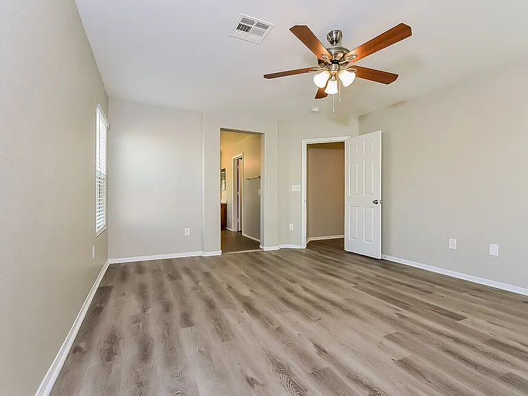 2404 Cockatiel Dr — Photo 10