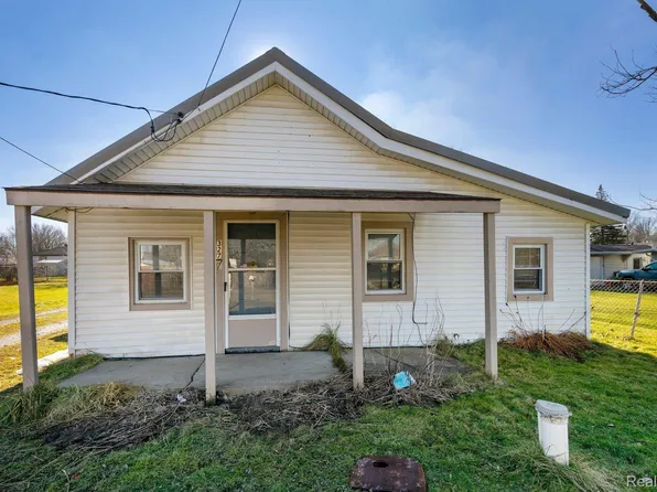 3277 Whitney Ave, Flint, MI 48532