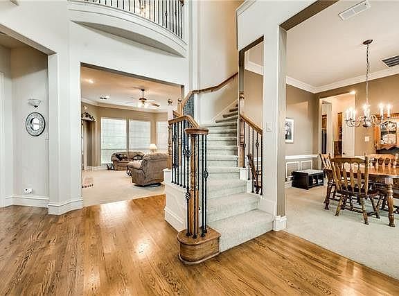 2nd image of 1104 Woodcliff Dr