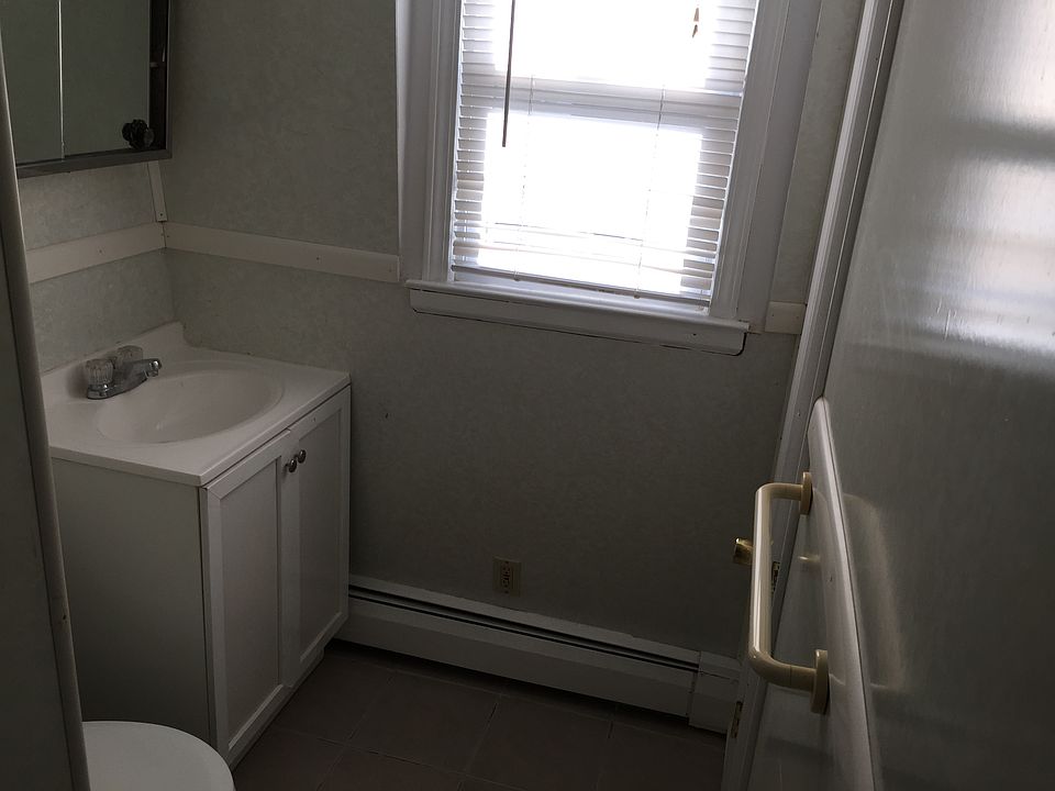 1st image of 51 Russell Ave
