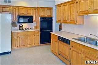 4th image of 151 Blenheim Dr