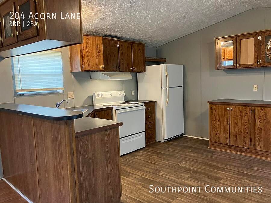 1st image of 204 Acorn Ln