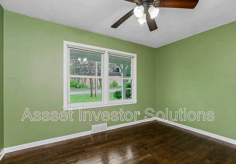 8400 State Line Rd — Photo 12
