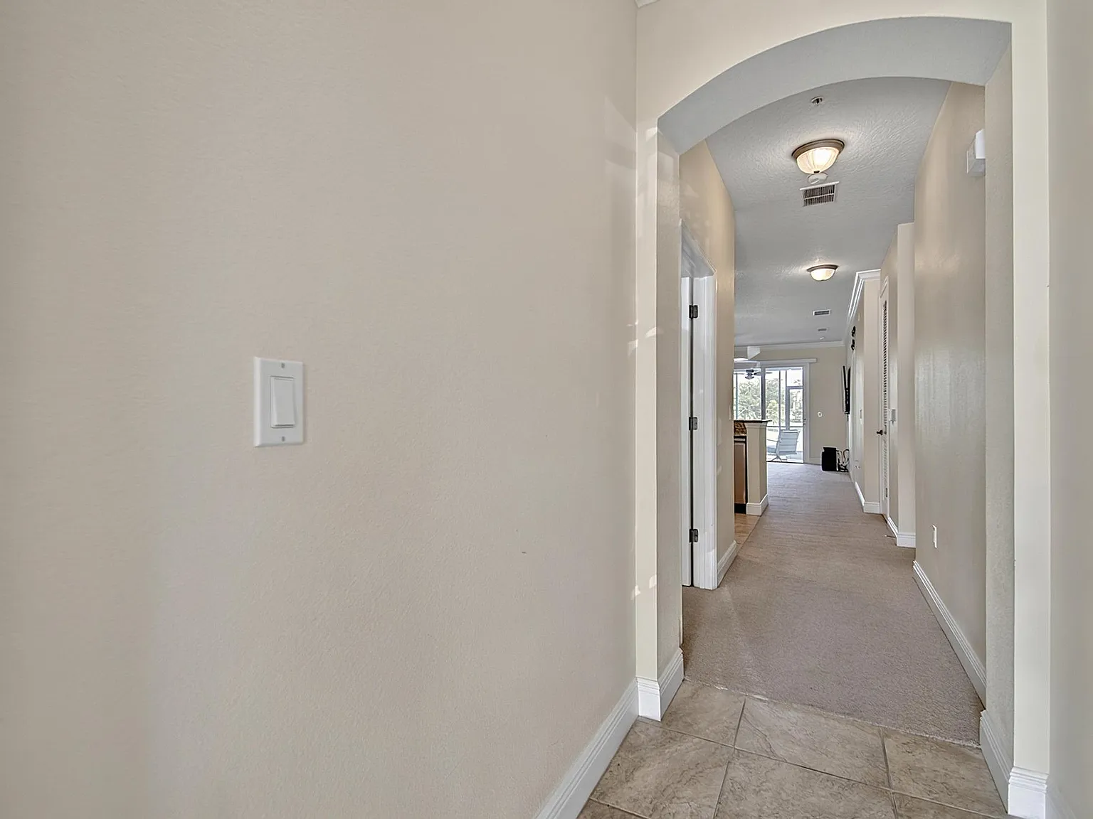 3 bed, 1283 sqft, $2,100 — Photo 3